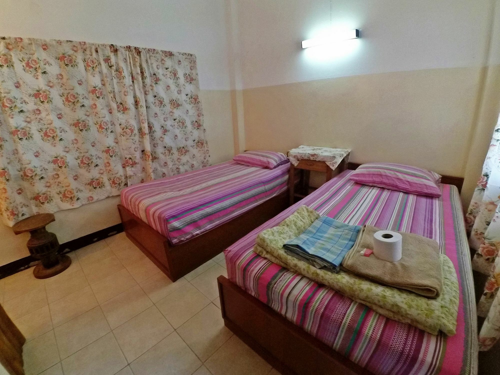 Sarah Guest House Csiangmaj Kültér fotó